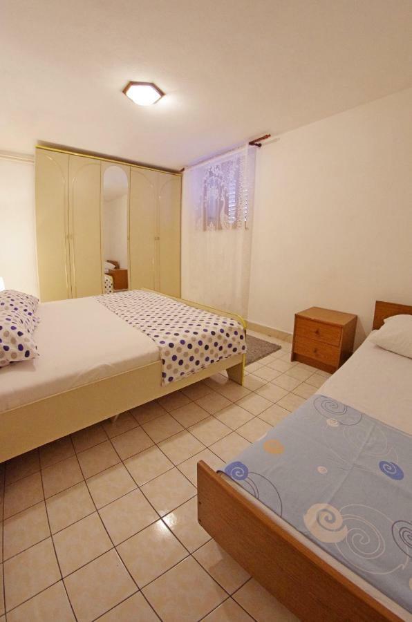 Large And Charming Near With Big & Sunny Terrace