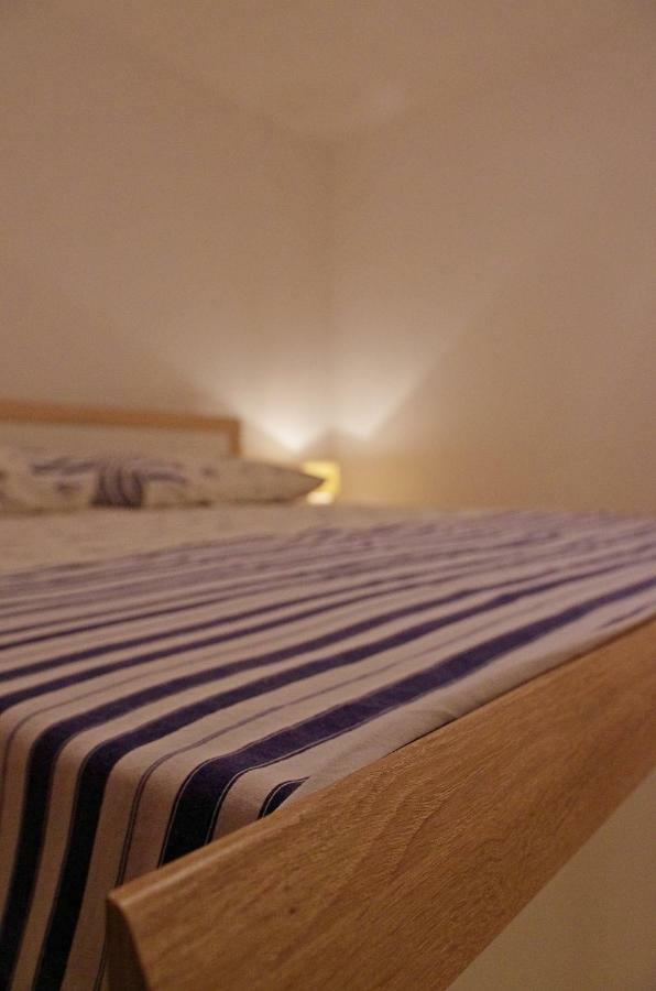 Large And Charming Near With Big & Sunny Terrace Sumartin